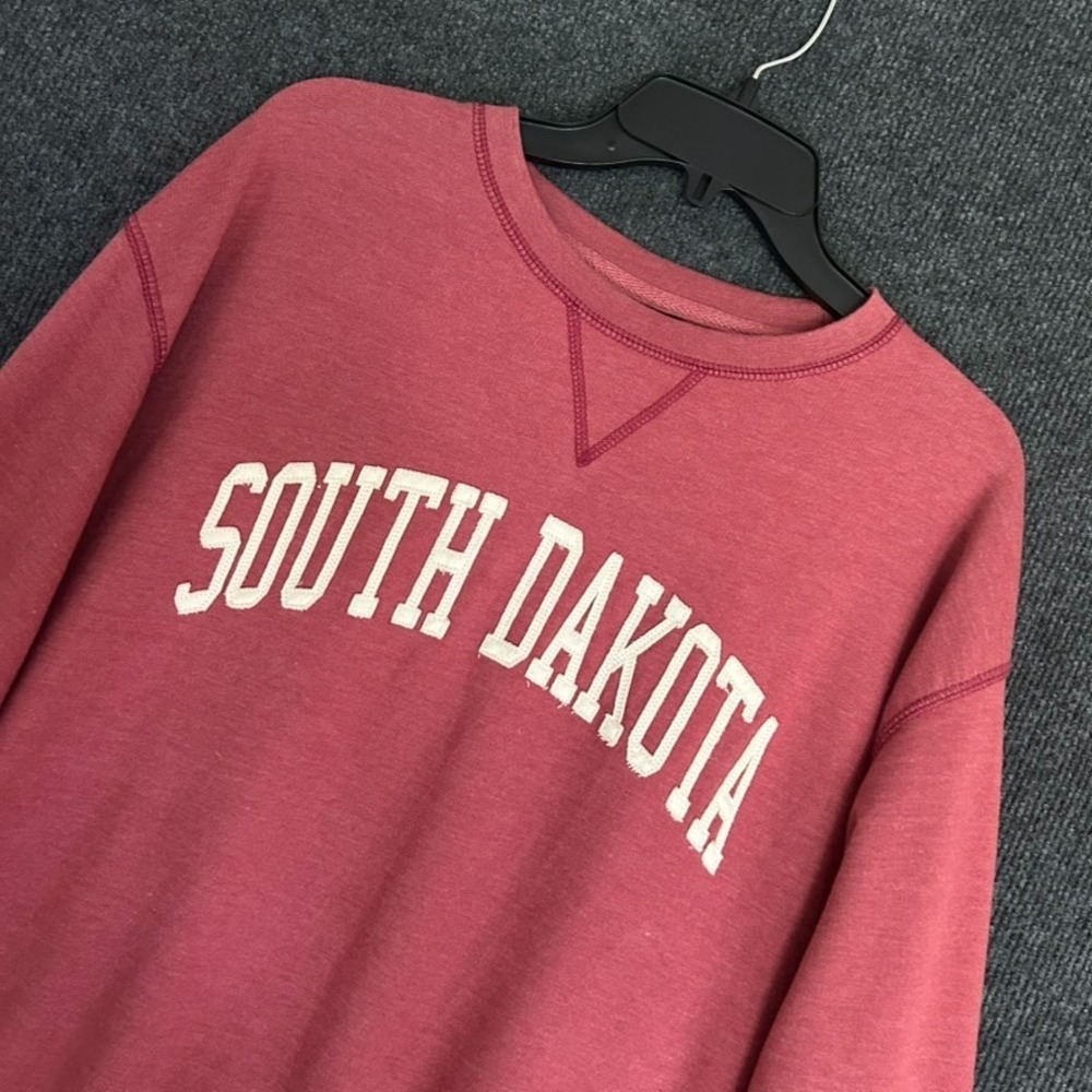 Prairie Mountain Women's L Sweatshirt Long Sleeve 'South Dakota' Spell Out